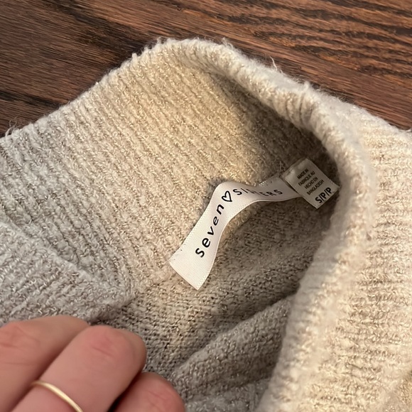 Mendocino Off The Shoulder Sweater - Picture 2 of 3